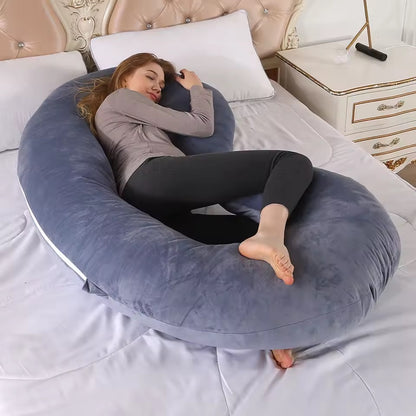 אישה ישנה על כרית הריון פרימיום אפורה 